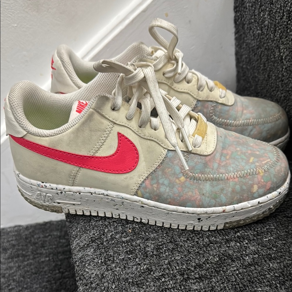 Nike Women's Athletic Shoes - Cream and Pink